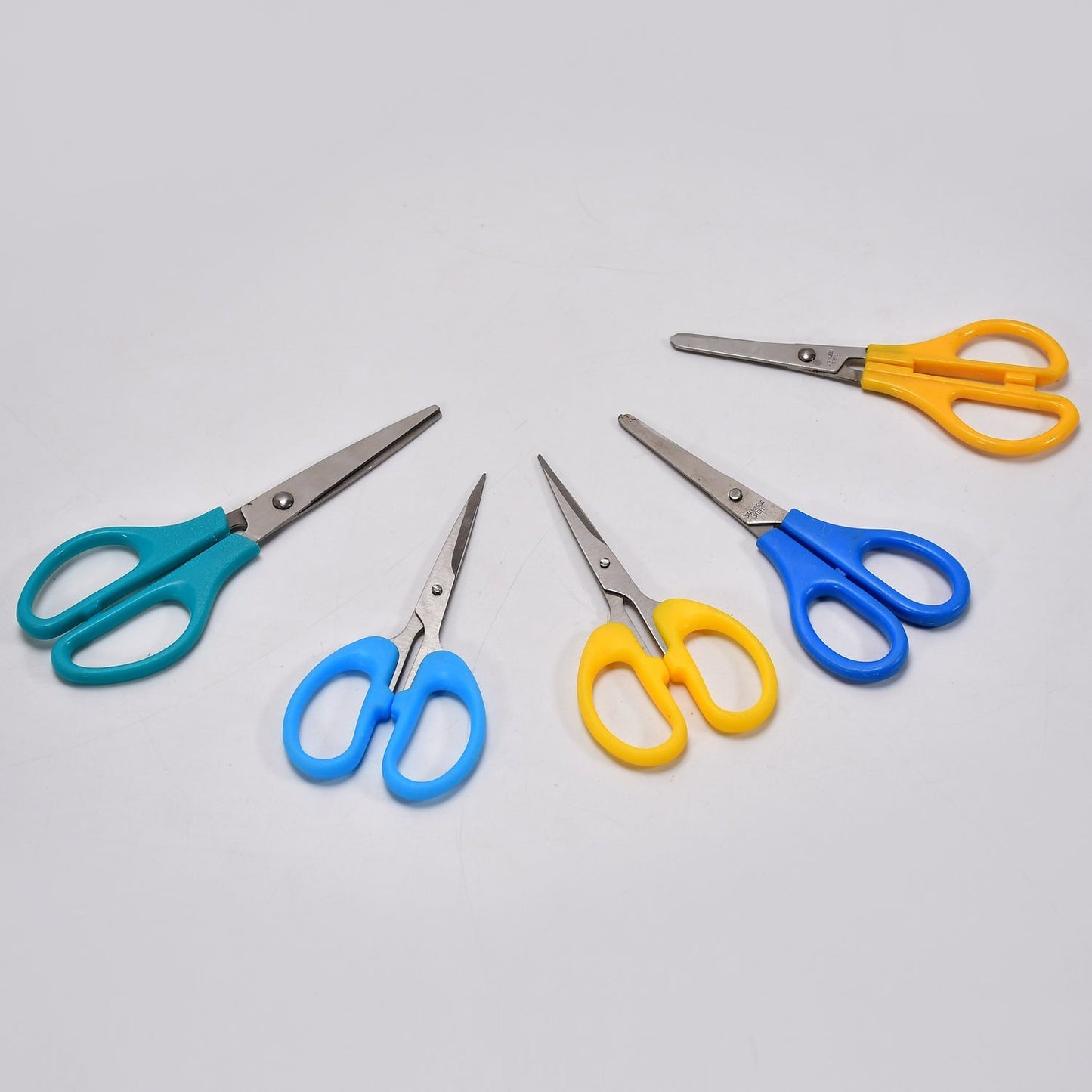 9128 Multipurpose Large Stainless Steel Scissor For Home Scissors/Office Scissors/School Work Scissors /Cutting / Croping Scissors /Tailoring Scissors ( Mix 1 Kg ) DeoDap