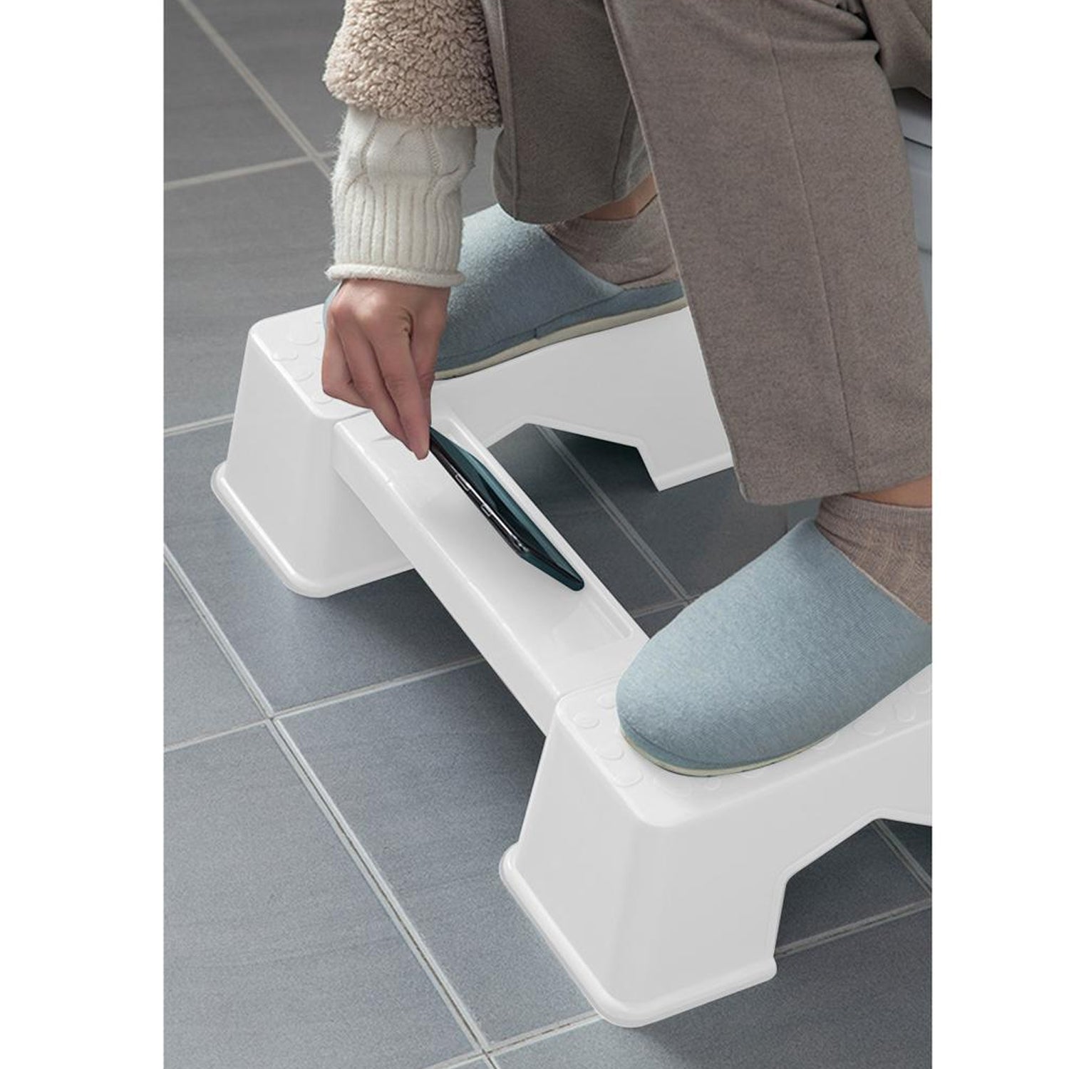 7680 Toilet Stool, Durable Foldable Stable Innovative Step Stool Plastic Anti Slip for Bathroom for Home DeoDap