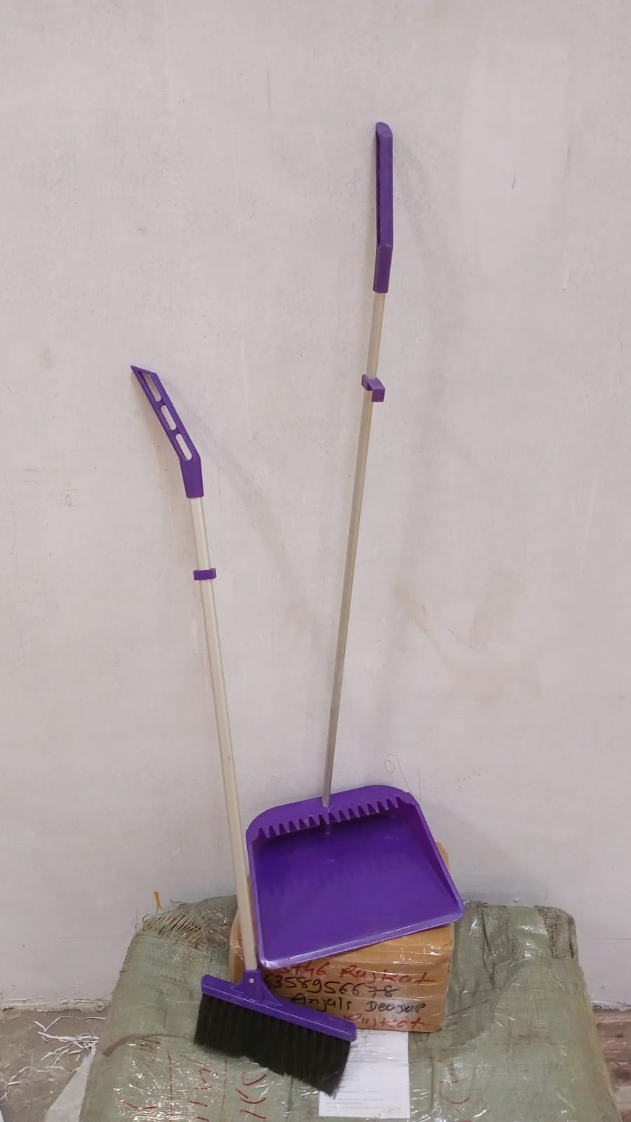 0627 Ensemble de 2 pelles à poussière et brosse à manche long pour le nettoyage par balayage et au bureau à domicile